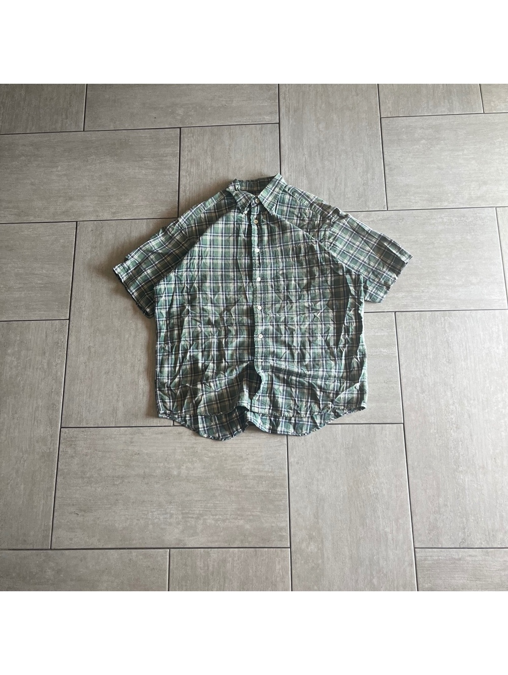 GAP Men's Green Plaid Short Sleeve Button-Up Shirt Medium